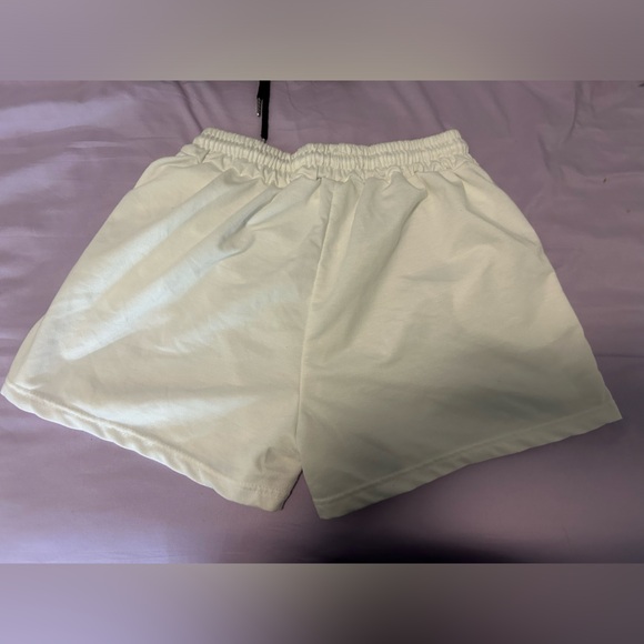 White and black shorts - Picture 3 of 3